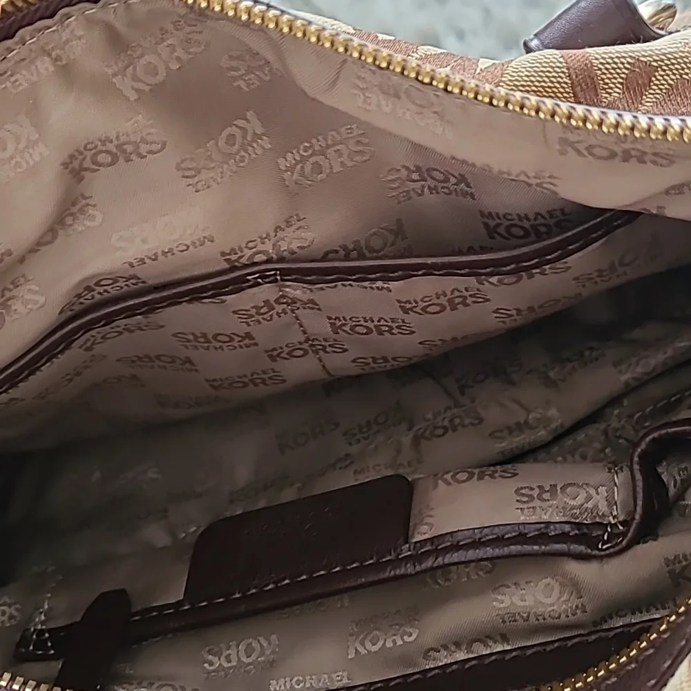 Michael Kors Monogram Bag - Picture 16 of 16
